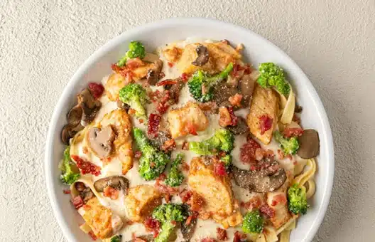 Fazoli's Loaded Fettuccine Alfredo Price, Nutrition and Allergens Loaded Fettuccine Alfredo